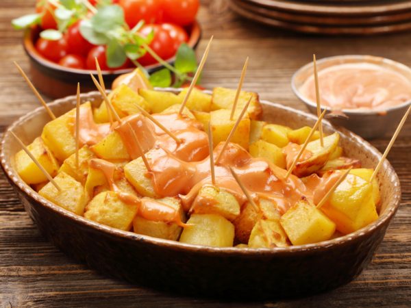 طبق Patatas Bravas