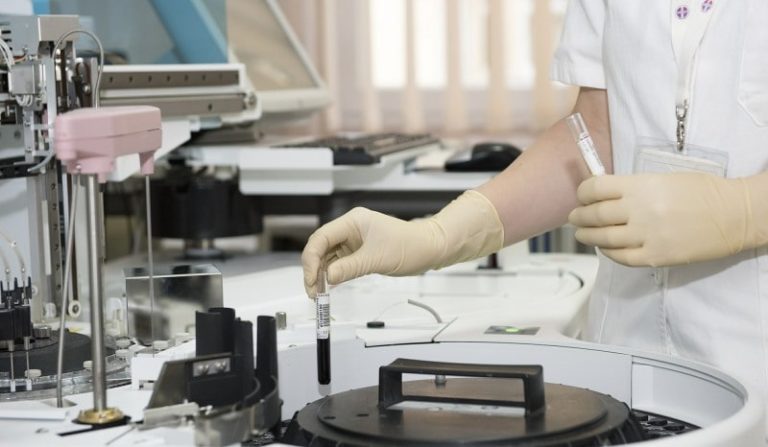 دراسة الطب في بريطانيا 8 تكاليف دراسة الطب ببريطانيا