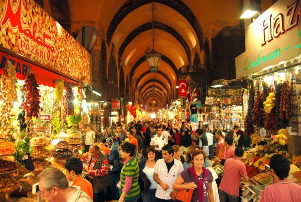 سوق محمود باشا اسطنبول.