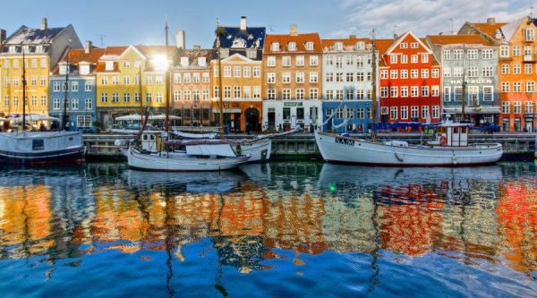 الاماكن السياحية في كوبنهاجن 6 ميناء Nyhavn harbor