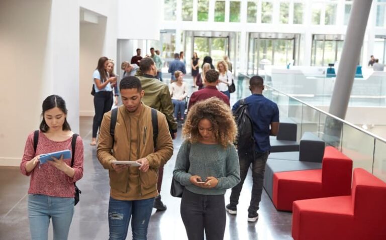 اسهل جامعات بريطانيا .. تعرف على أفضل 7 جامعات بريطانية 8 جامعة لندن بالجنوب