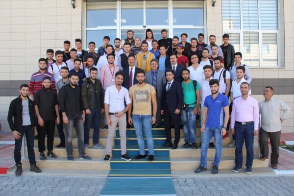 جامعة اسكندرون تجمع الطلبة