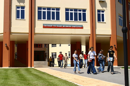 جامعة غازي عنتاب تجمع الطلبة 2 جامعة غازي عنتاب تجمع الطلبة