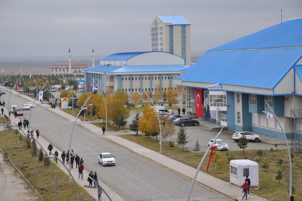 اين تقع جامعة كفكاس ؟ 1 اين تقع جامعة كفكاس؟