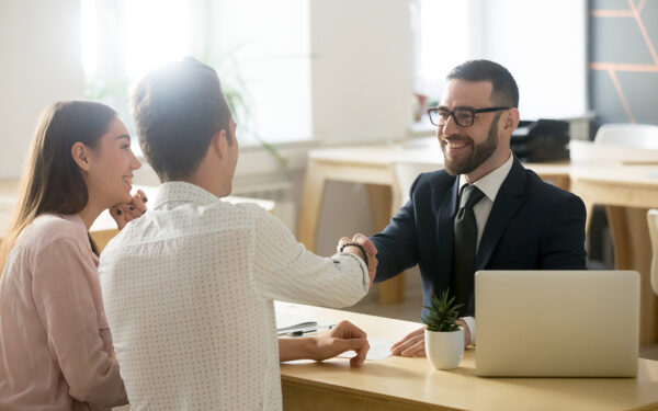 مميزات فتح حساب بنكي في قبرص