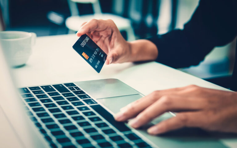 هل يمكن فتح حساب بنكي في اسبانيا لغير المقيمين؟