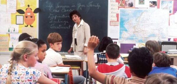 الدراسة والعمل في المانيا 6 تدريس اللغة الانجليزية