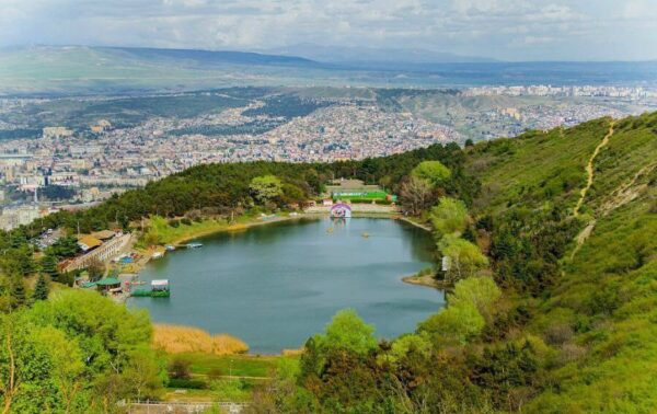 اجواء جورجيا في اغسطس