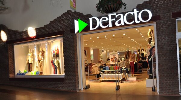 أسماء محلات ملابس في أوروبا 7 شركة Defacto